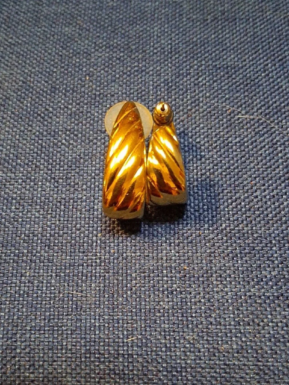 N/A elegant gold